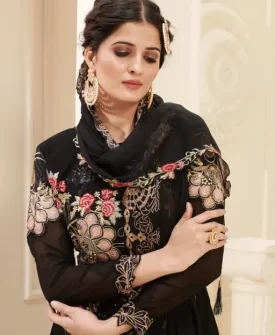 women embroidered georgette floral print salwar suit set (cream)